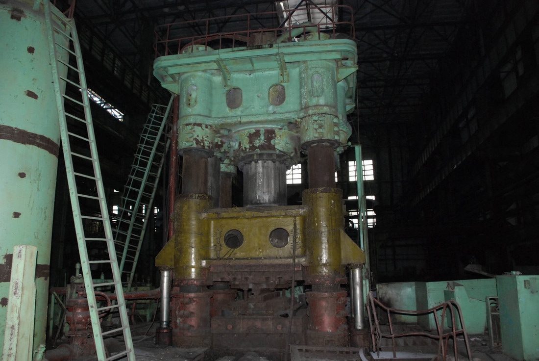 Hydraulic press Tyazhpressmash P273A 5000 ton