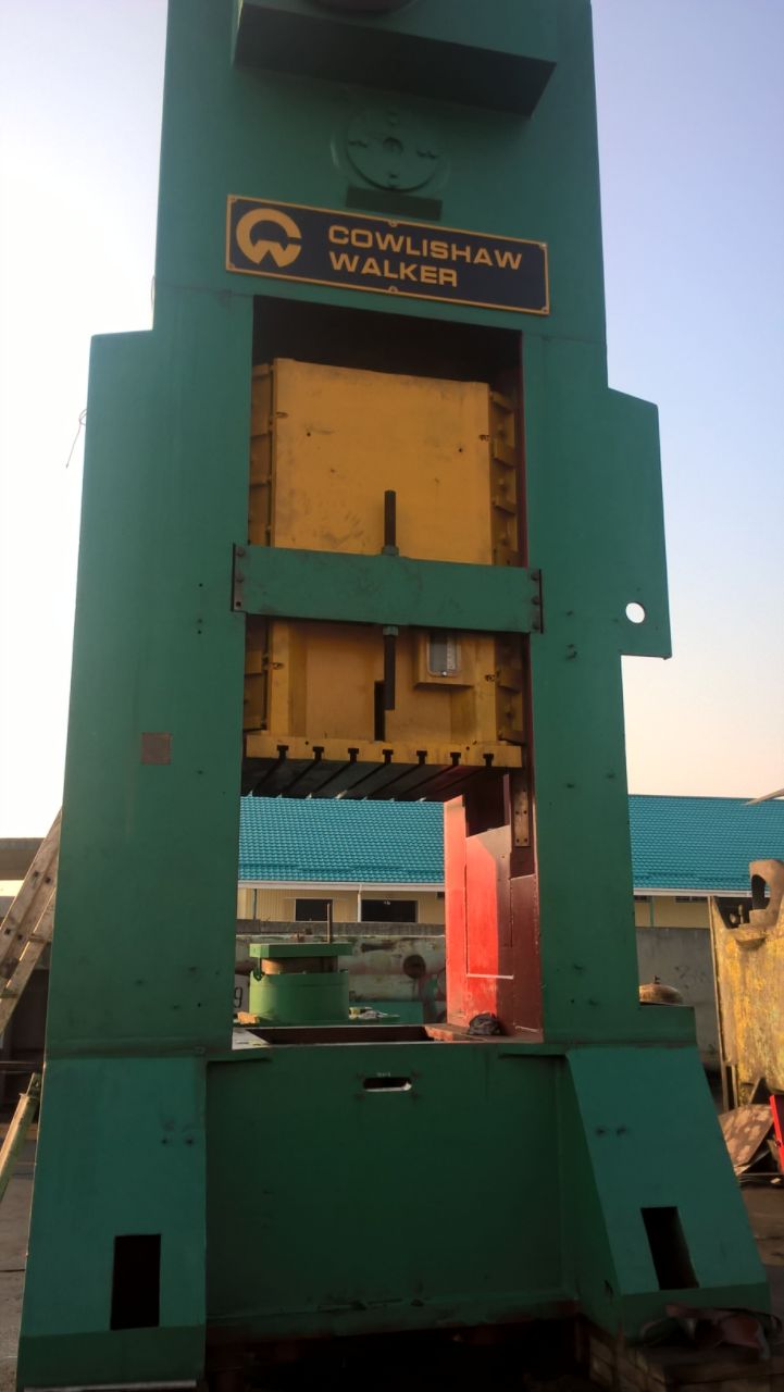 Eccentric press Cowlishaw Walker S1-600-48-12 600 ton